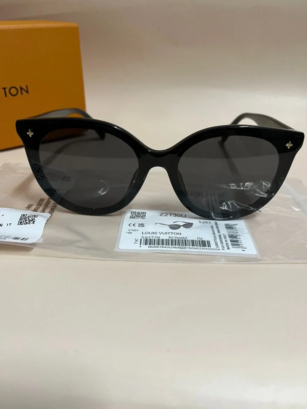 Louis Vuitton Sunglasses My Monogram Fame Cat Eye Noir 40 15 145 Z2130U LOUIS VU